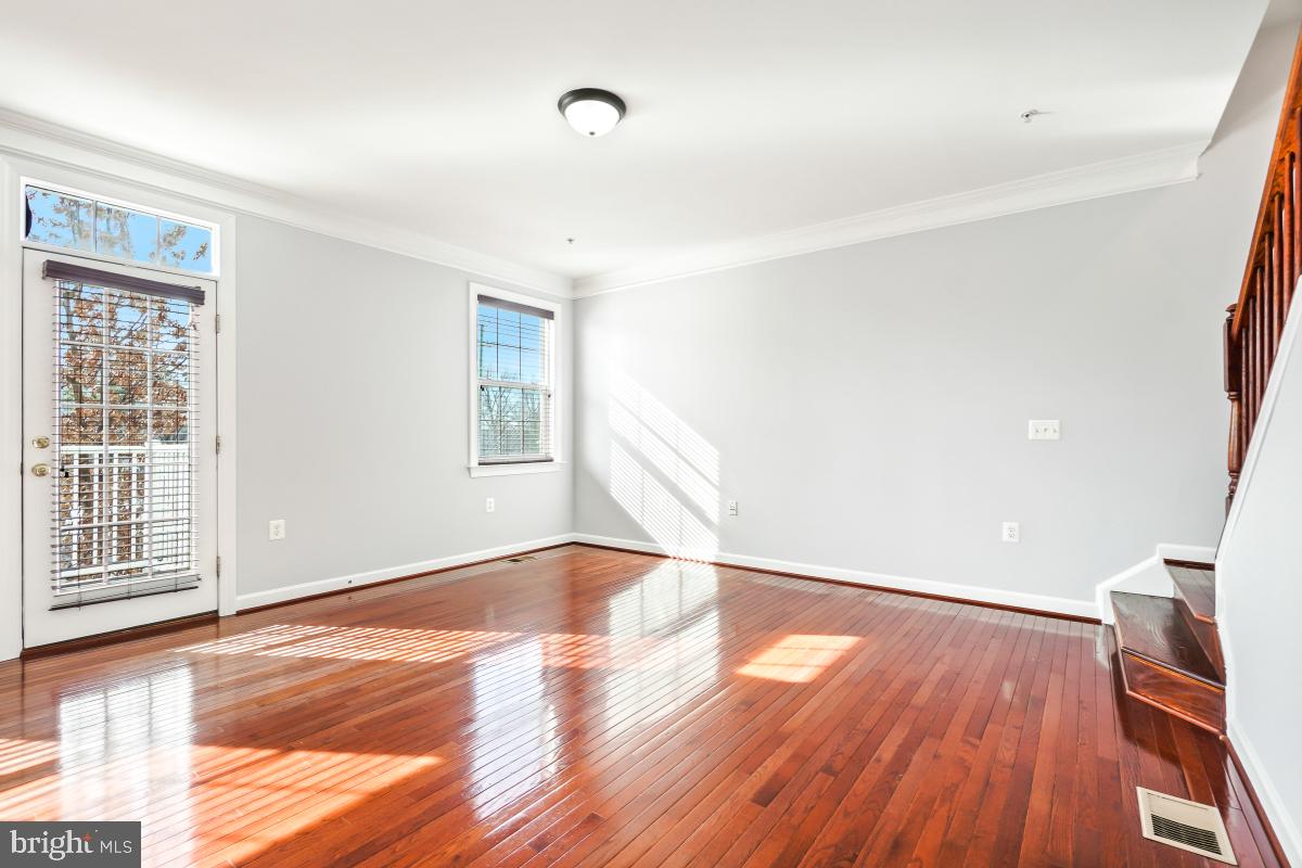 13675 Venturi Lane, Unit 233 Herndon, VA 20171 - Photo 4 of 30 Main Level Family