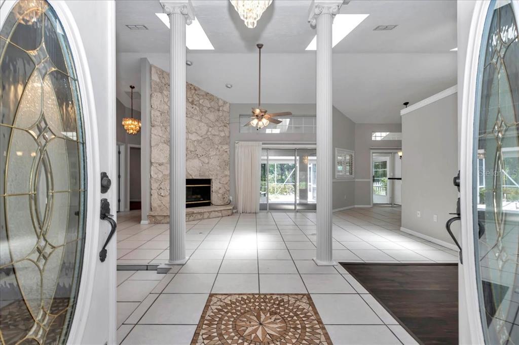 9810 Southwest 206th Ct Road Dunnellon, FL 34431 - Photo 5 of 68 Gallery Image 5