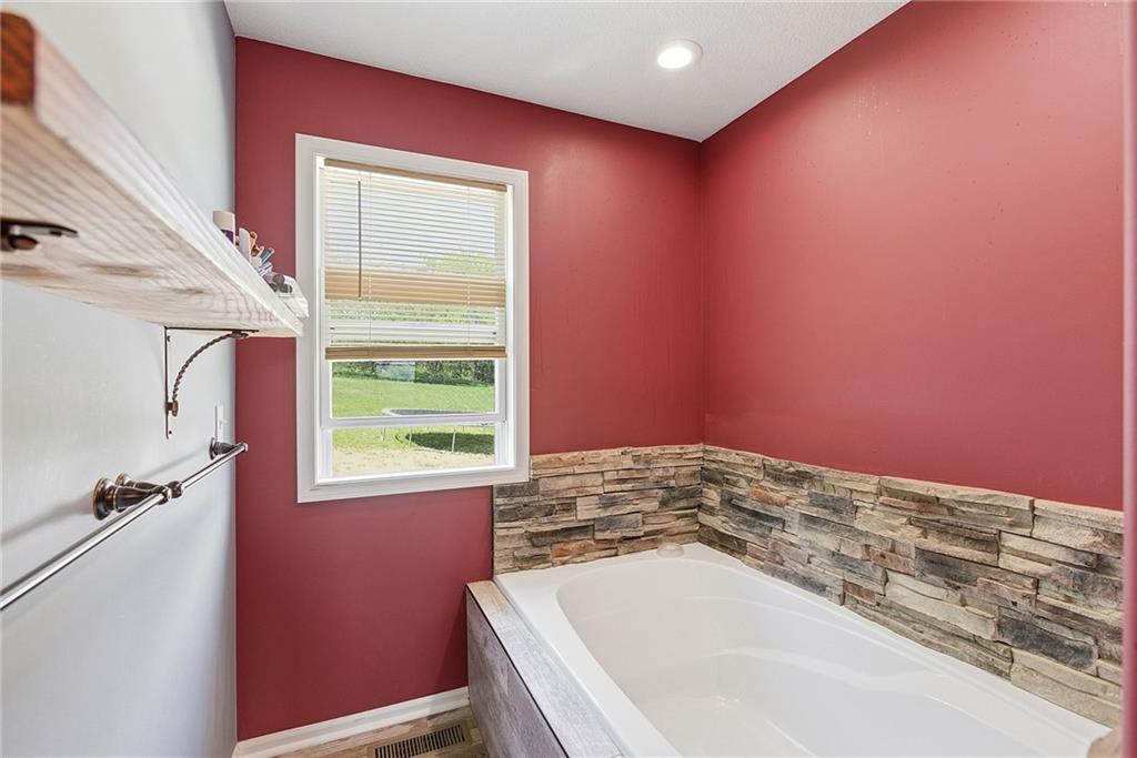 30960 Somerset Road Paola, KS 66071 - Photo 27 of 38