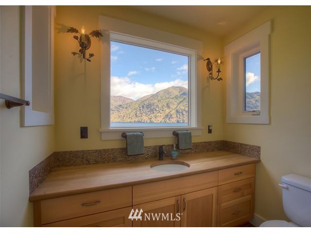 16648 South Lakeshore Road Chelan, WA 98816 - Photo 16 of 24 Gallery Image 16