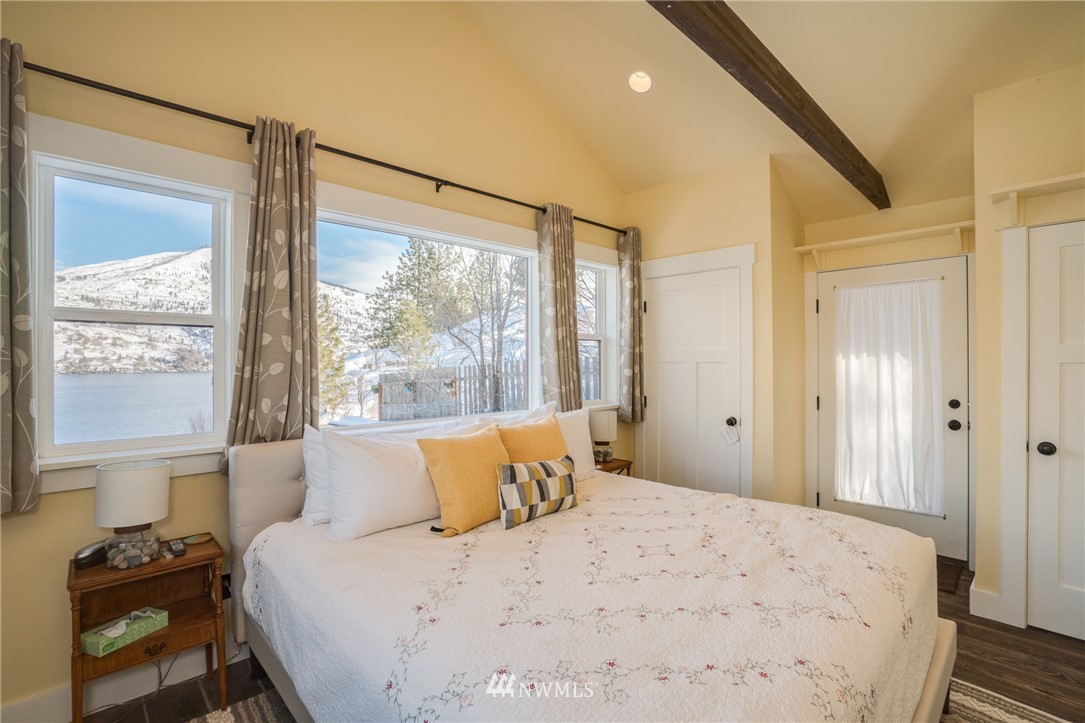 16648 South Lakeshore Road Chelan, WA 98816 - Photo 18 of 24 Gallery Image 18