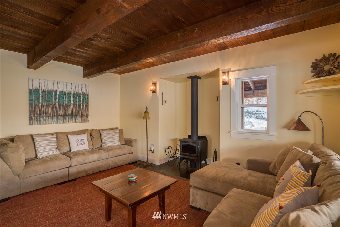 16648 South Lakeshore Road Chelan, WA 98816 - Photo 10 of 24 Gallery Image 10