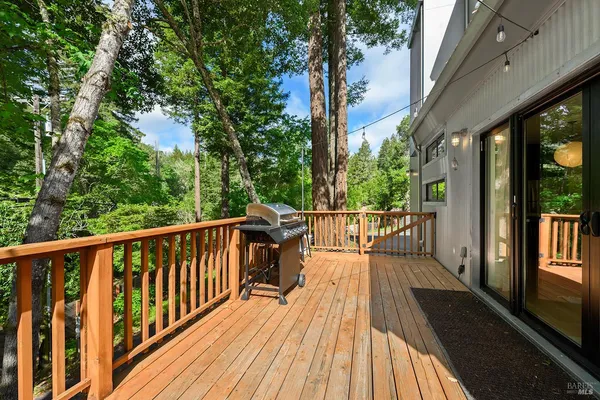 $1,400,000 | 2563 Mill Creek Road, Healdsburg, CA 95448