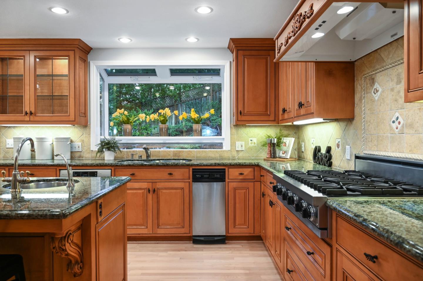 137 Worcester Loop Los Gatos, CA 95030 - Photo 18 of 65