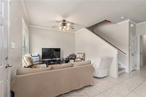 $1,995 | 537 Forest Dr Loop, College Station, TX 77840