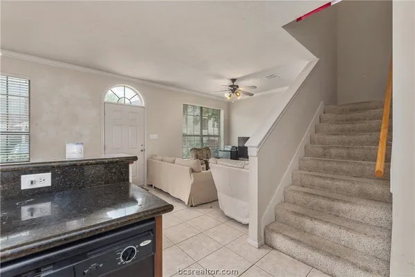 $1,995 | 537 Forest Dr Loop, College Station, TX 77840