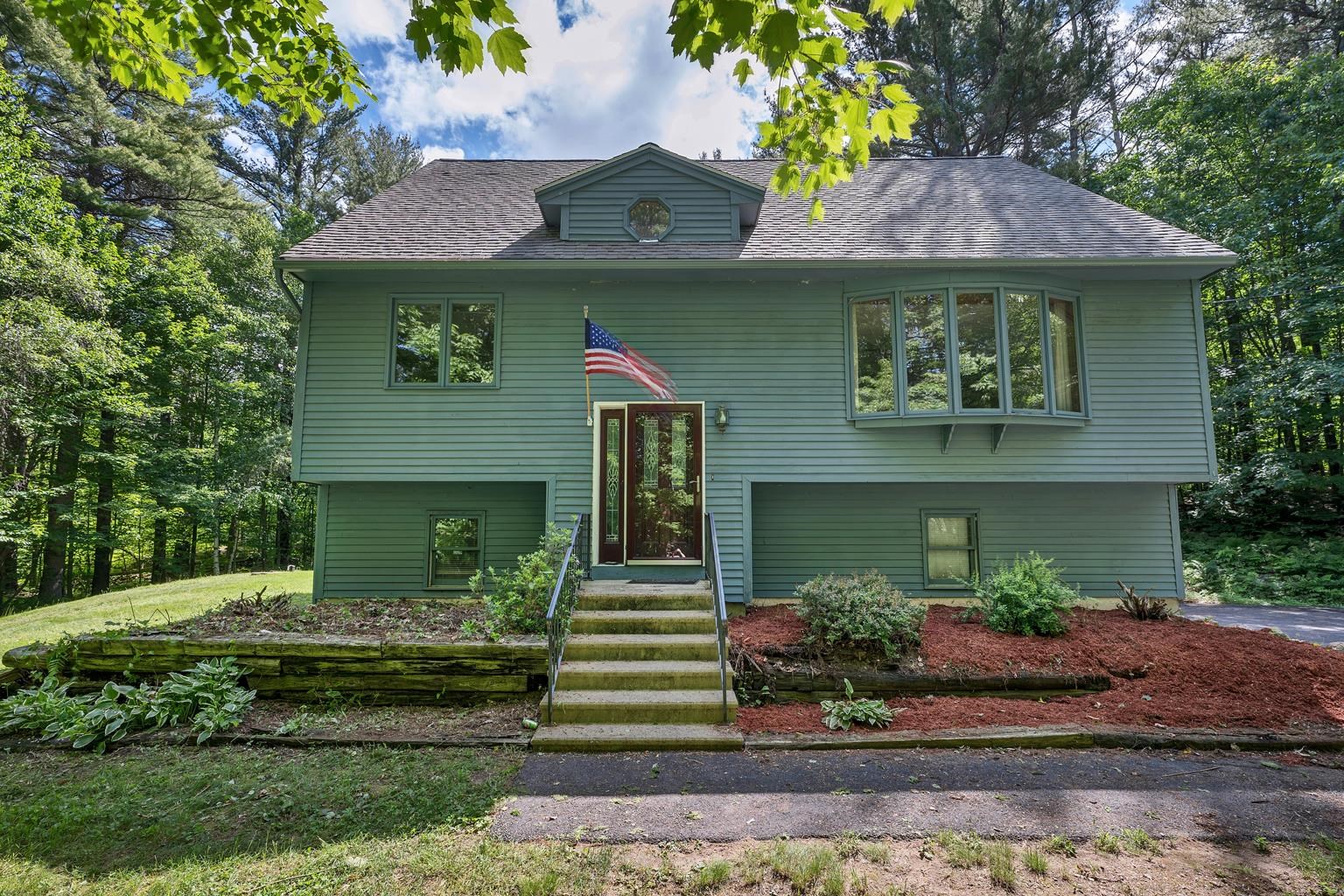 16 Cross Lane, Gilford, NH 03249 Compass