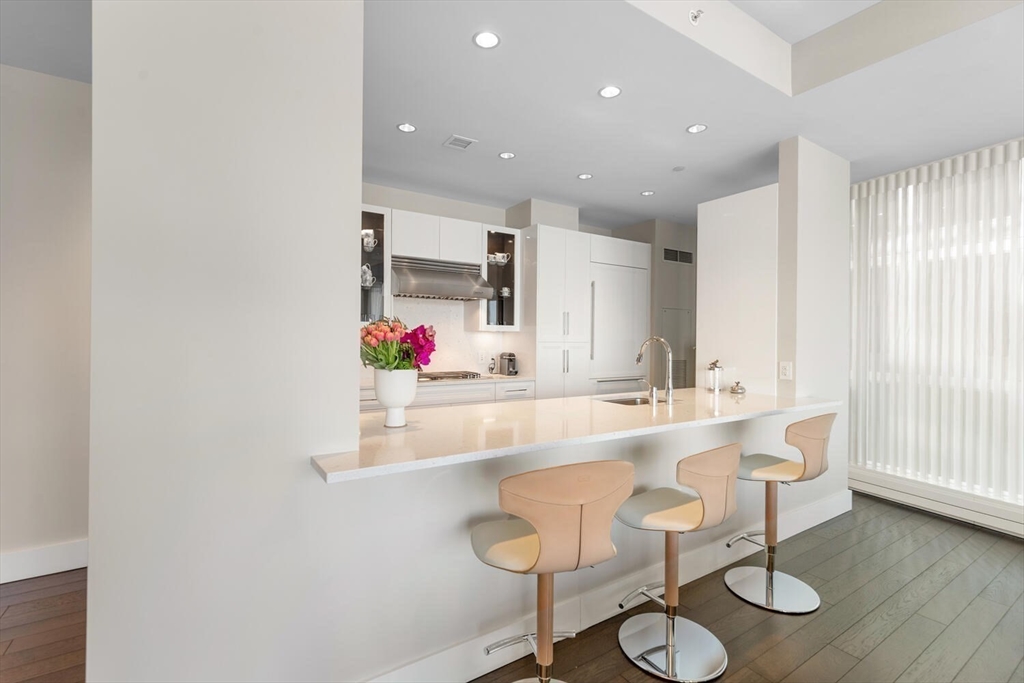 22 Liberty Drive, Unit 7M Boston, MA 02210 - Photo 12 of 42