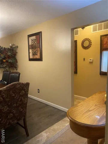 $220,900 | 1004 Foxlair Court, St. Louis, MO 63137