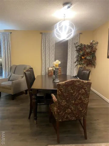 $220,900 | 1004 Foxlair Court, St. Louis, MO 63137