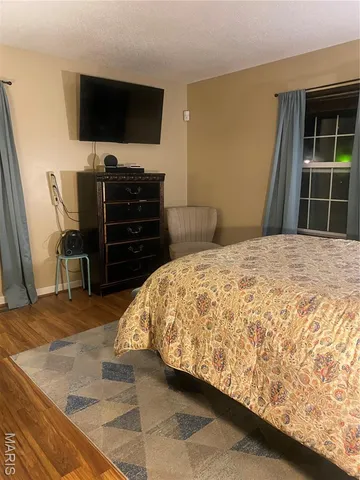 $220,900 | 1004 Foxlair Court, St. Louis, MO 63137