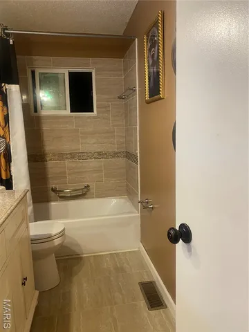 $220,900 | 1004 Foxlair Court, St. Louis, MO 63137