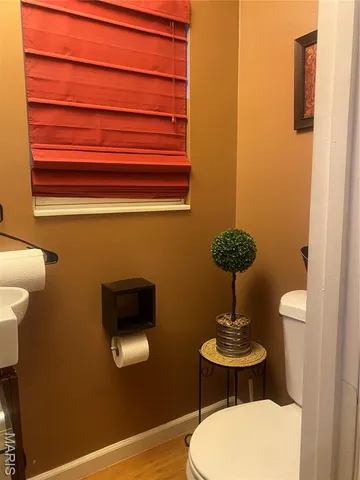 $220,900 | 1004 Foxlair Court, St. Louis, MO 63137