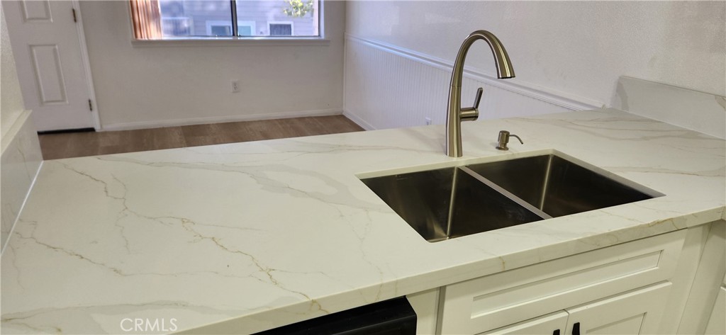 713 Walnut Drive Lake Elsinore, CA 92530 - Photo 6 of 28 a close view of kitchen sink