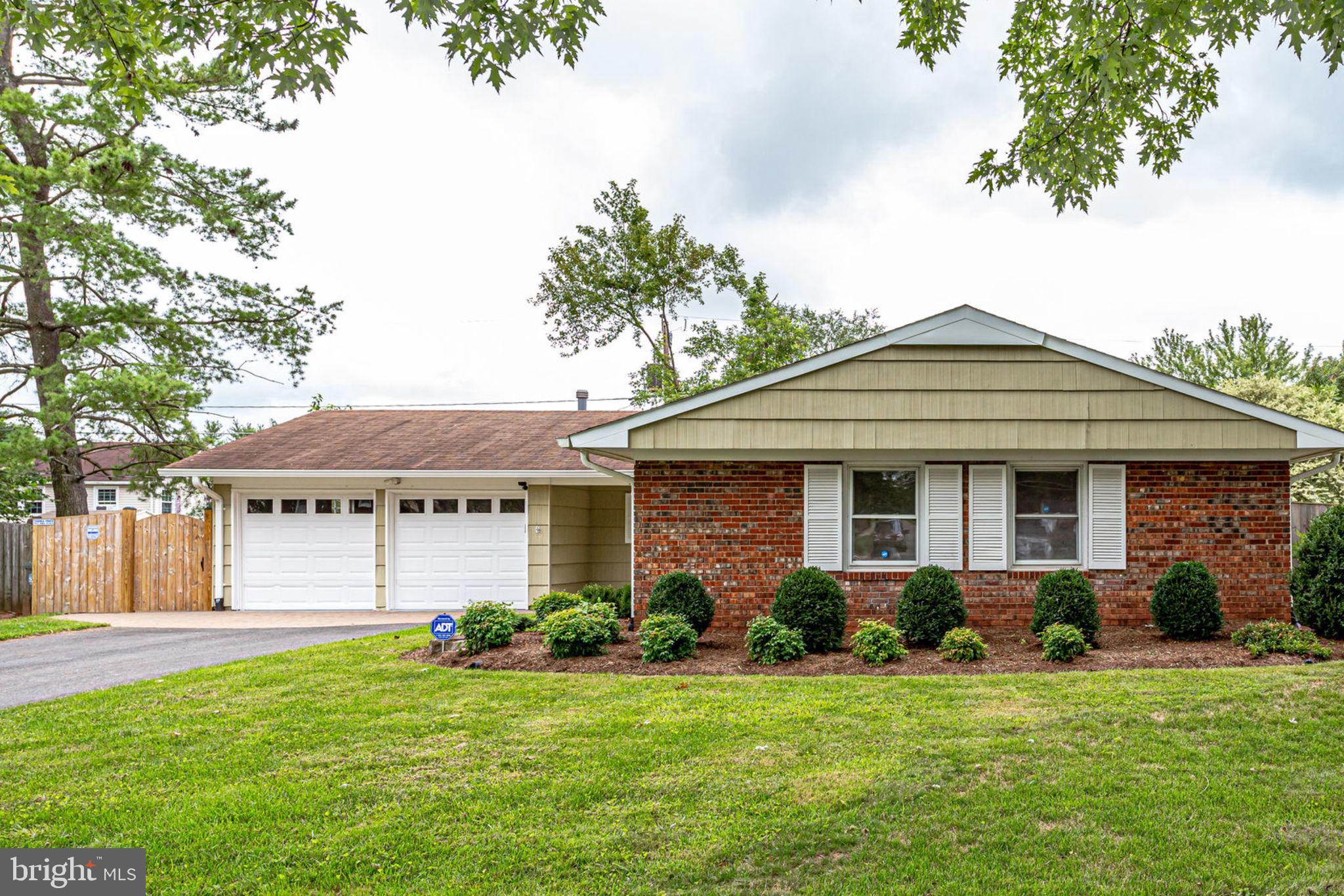 13131 Poplar Tree Road Fairfax, VA 22033 - Photo 4 of 57 Gallery Image 4