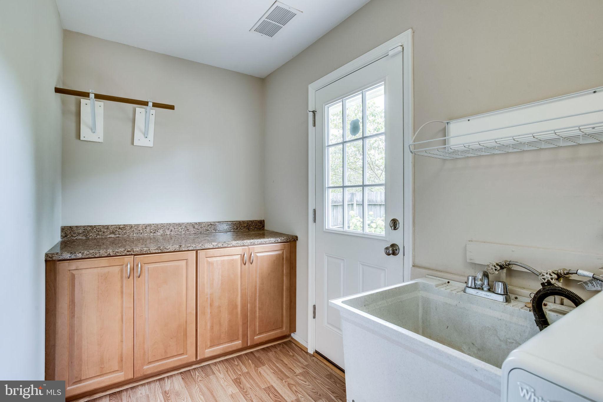 13131 Poplar Tree Road Fairfax, VA 22033 - Photo 36 of 57 Gallery Image 36