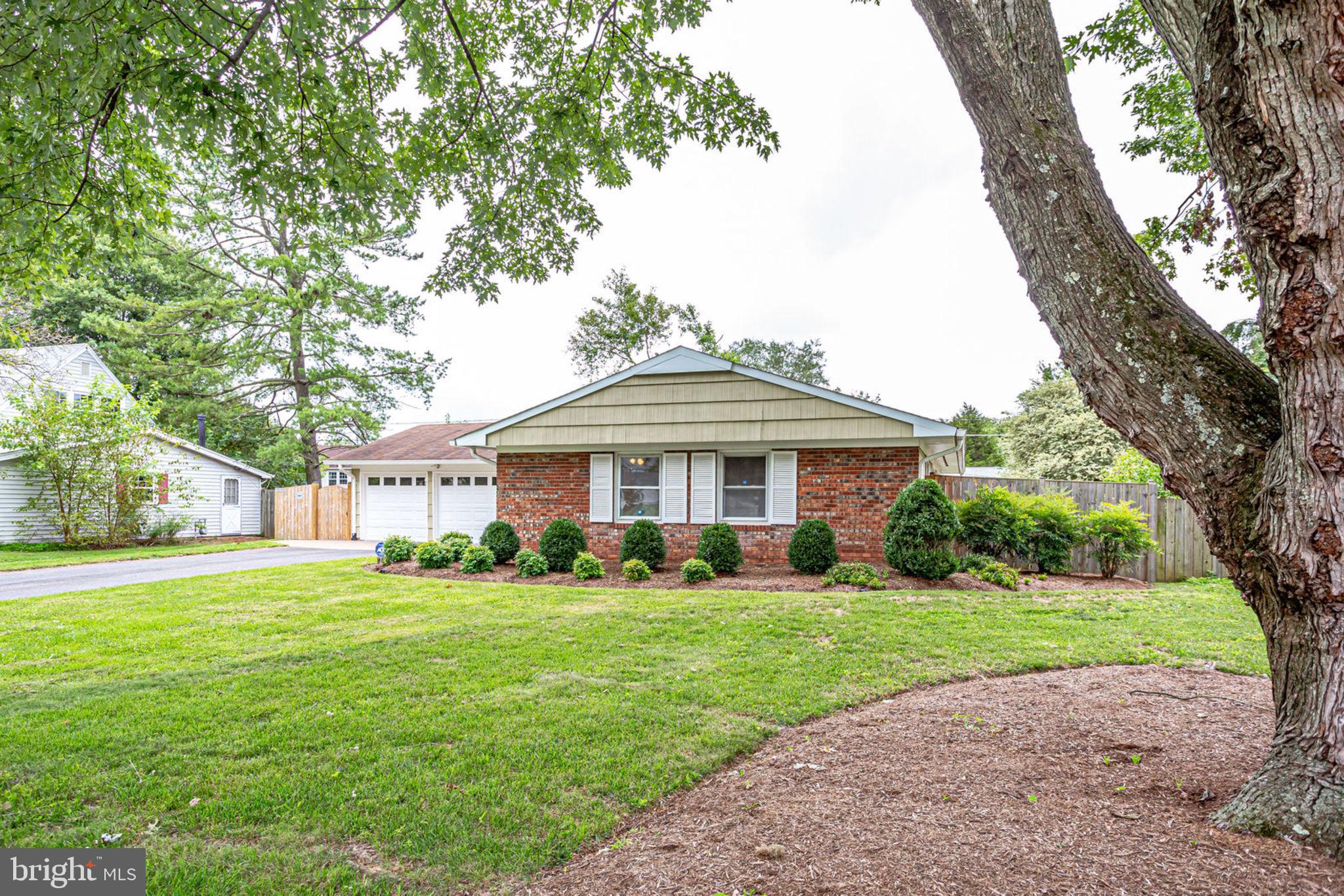13131 Poplar Tree Road Fairfax, VA 22033 - Photo 5 of 57 Gallery Image 5