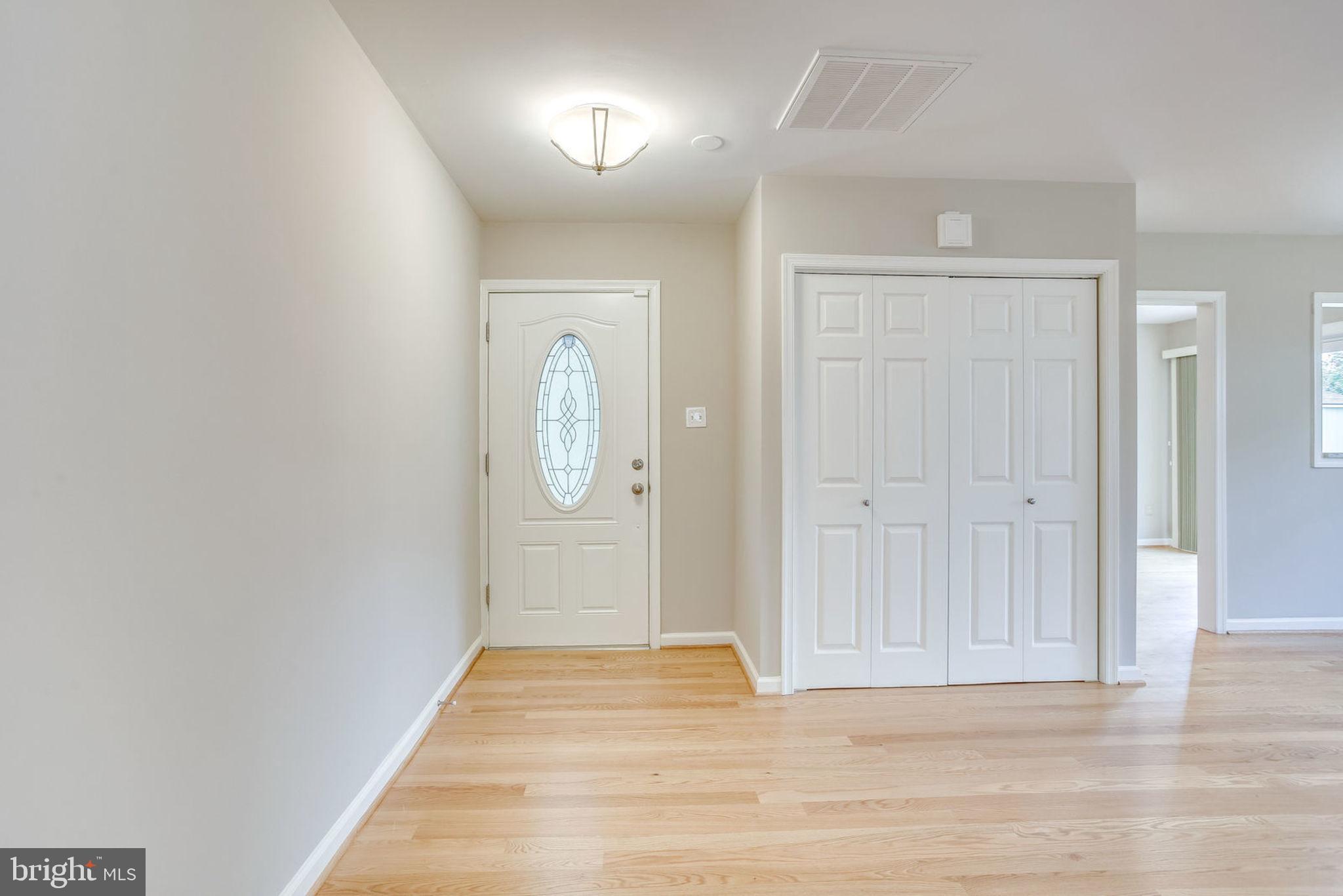 13131 Poplar Tree Road Fairfax, VA 22033 - Photo 10 of 57 Gallery Image 10