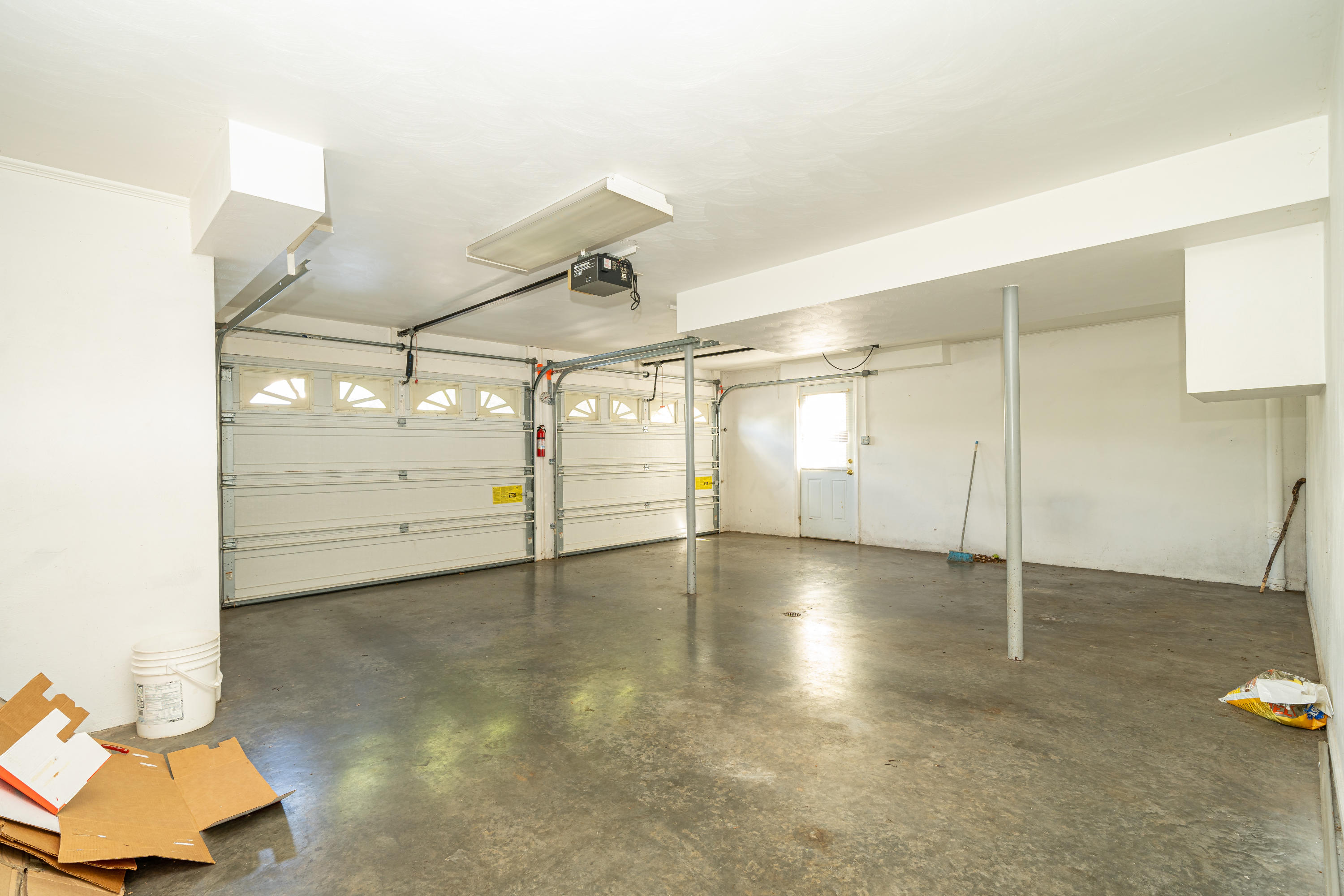 388 McIntosh Road Roanoke, VA 24019 - Photo 20 of 23 Garage