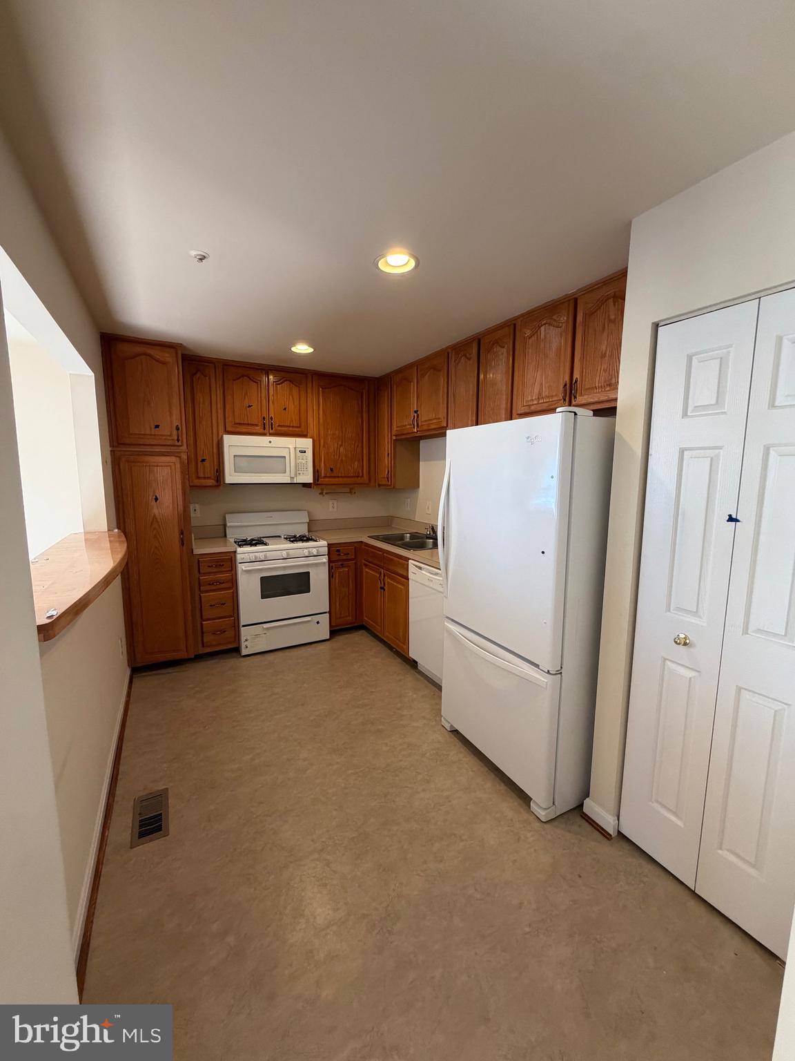 3906 Elan Court, Unit 52 Bowie, MD 20716 - Photo 15 of 16