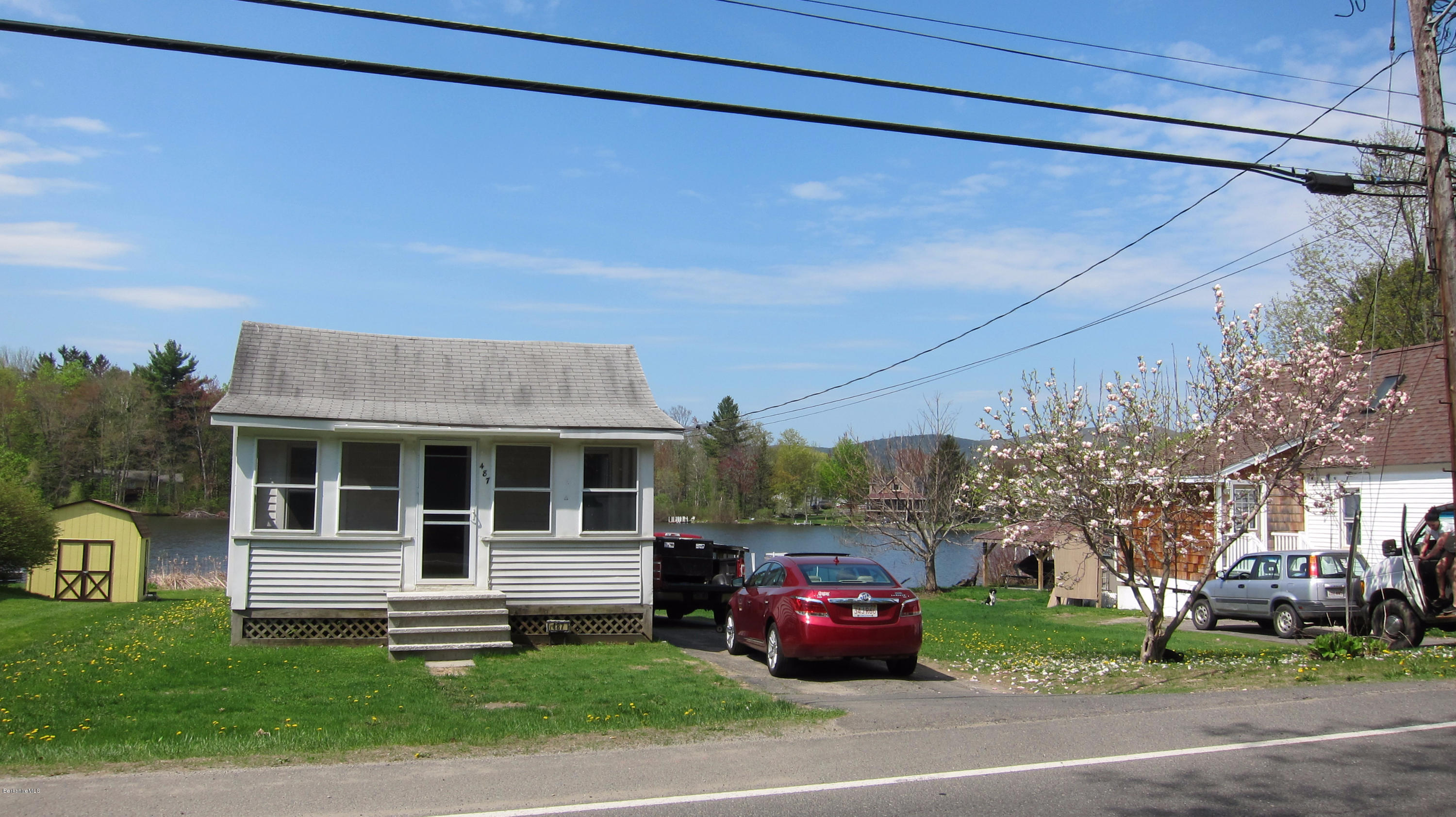 487 Pecks Road Pittsfield, MA 01201 - Photo 2 of 27 IMG_1030