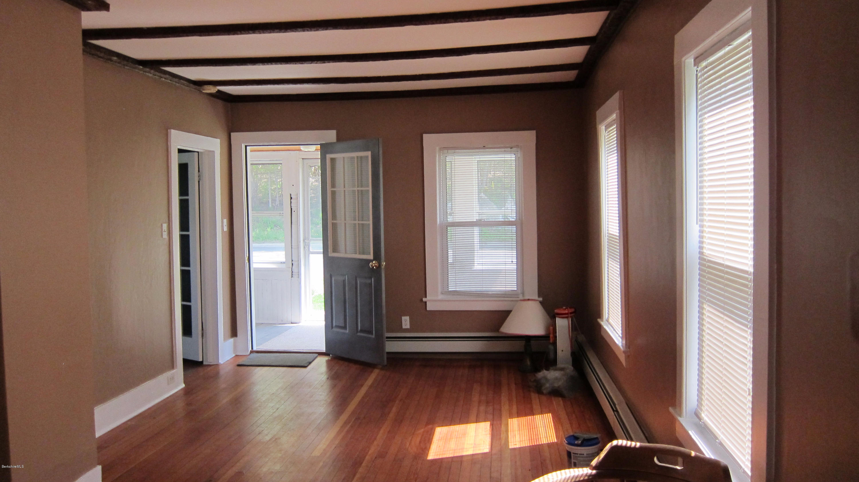 487 Pecks Road Pittsfield, MA 01201 - Photo 14 of 27 IMG_1036