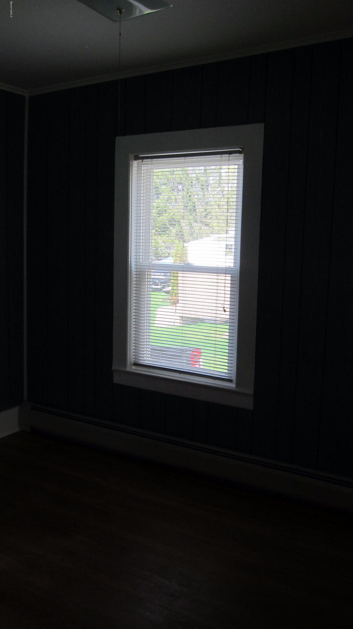 487 Pecks Road Pittsfield, MA 01201 - Photo 19 of 27 IMG_1033