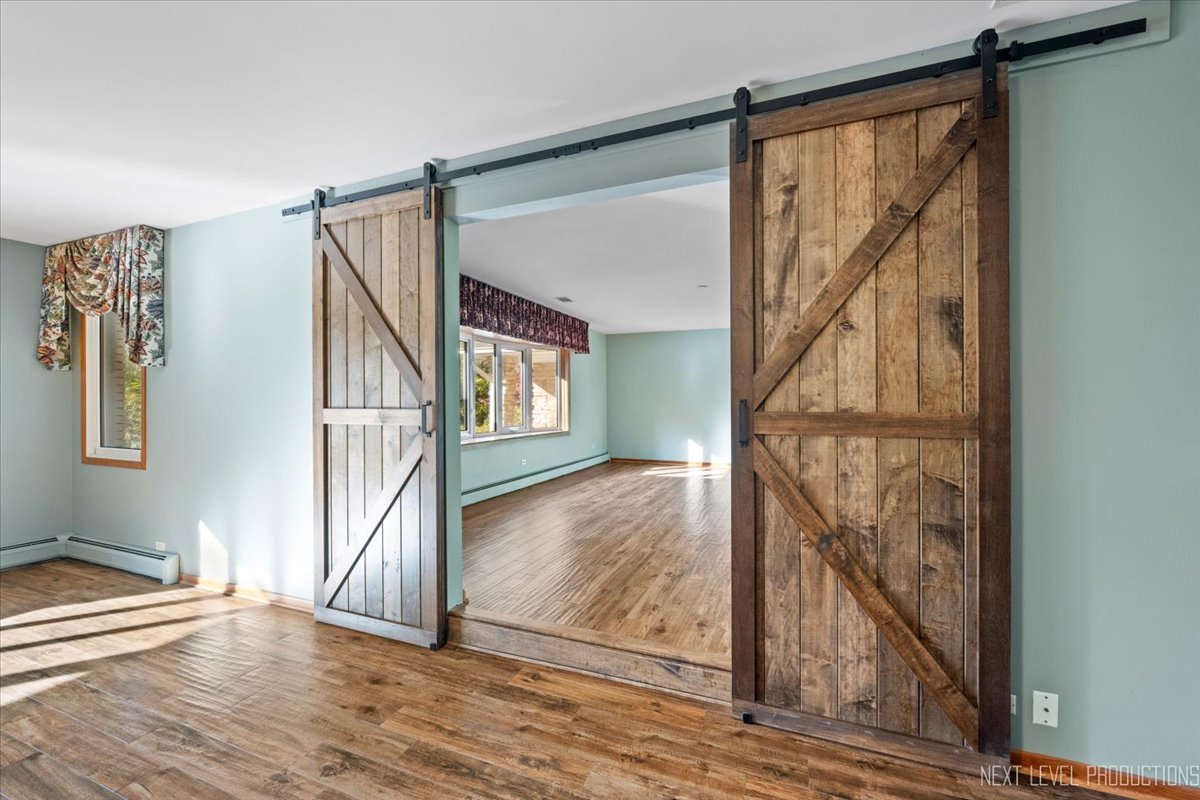 49W794 Lenschow Road Sycamore, IL 60178 - Photo 7 of 40 a view of an entryway