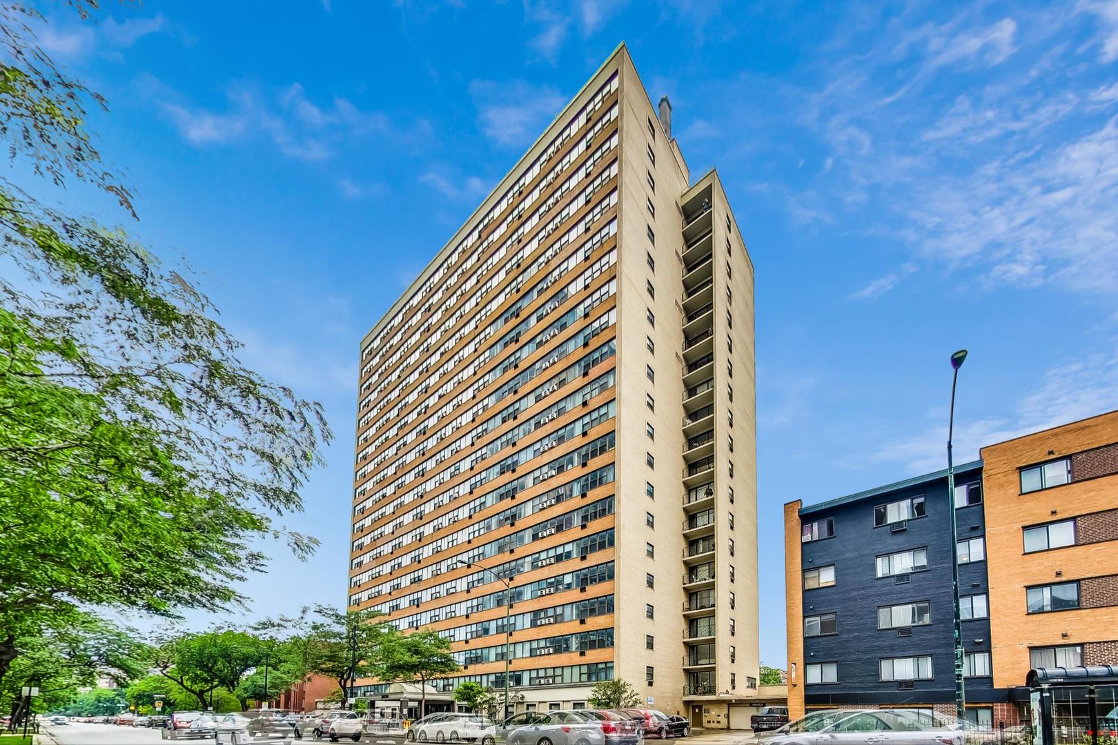 6030 North Sheridan Road, Unit 411 Chicago, IL 60660 - Photo 2 of 20 a front view of a building