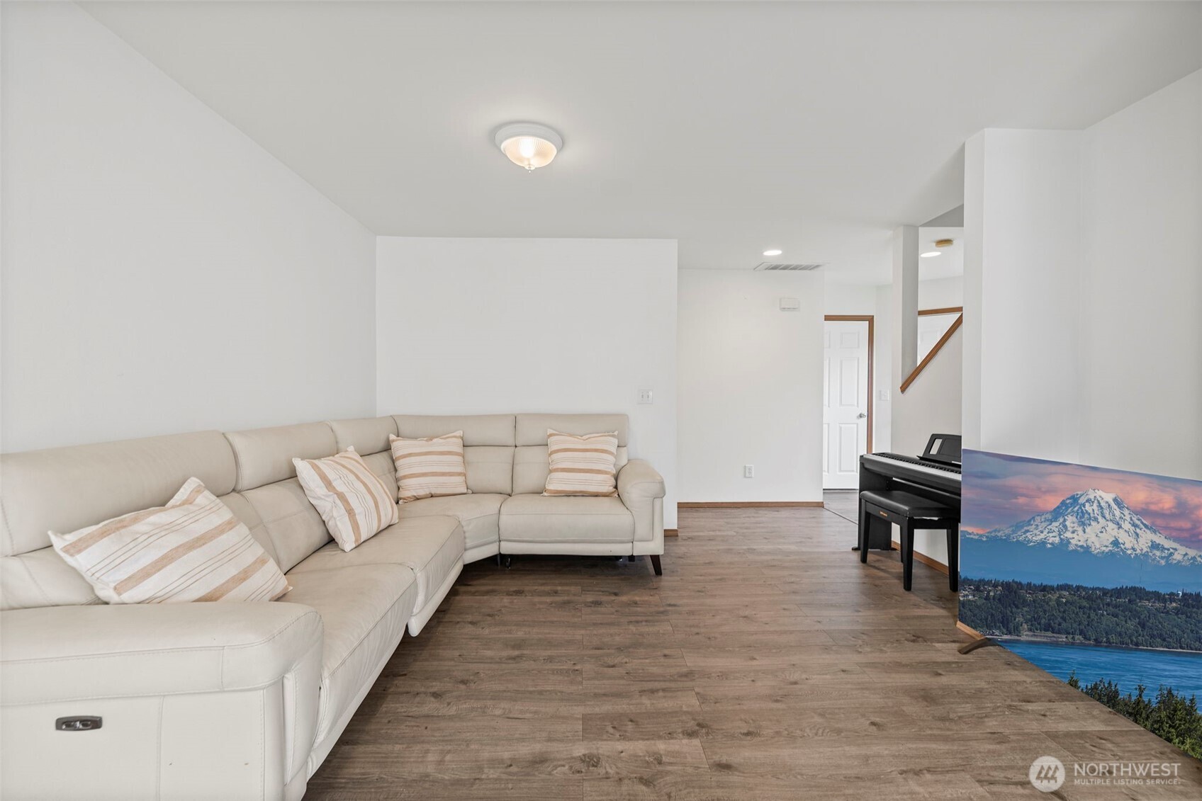 306 Poppy Road, Unit A Bothell, WA 98012 - Photo 4 of 33