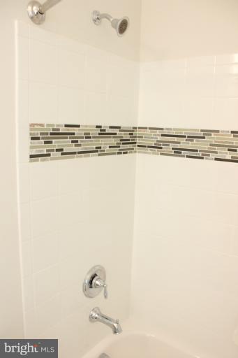 513 Ridge Road Southwest Vienna, VA 22180 - Photo 13 of 18 Bath