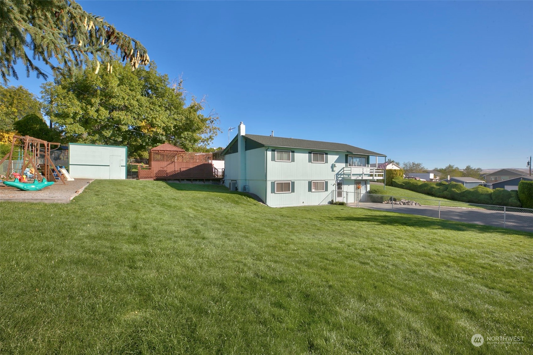 207 West Goodlander Road Selah, WA 98942 - Photo 6 of 24 Gallery Image 6