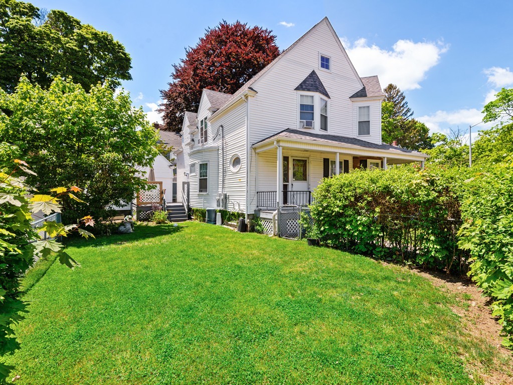 11 Hadwen Road Worcester, MA 01602 - Photo 1 of 38 Gallery Image 1