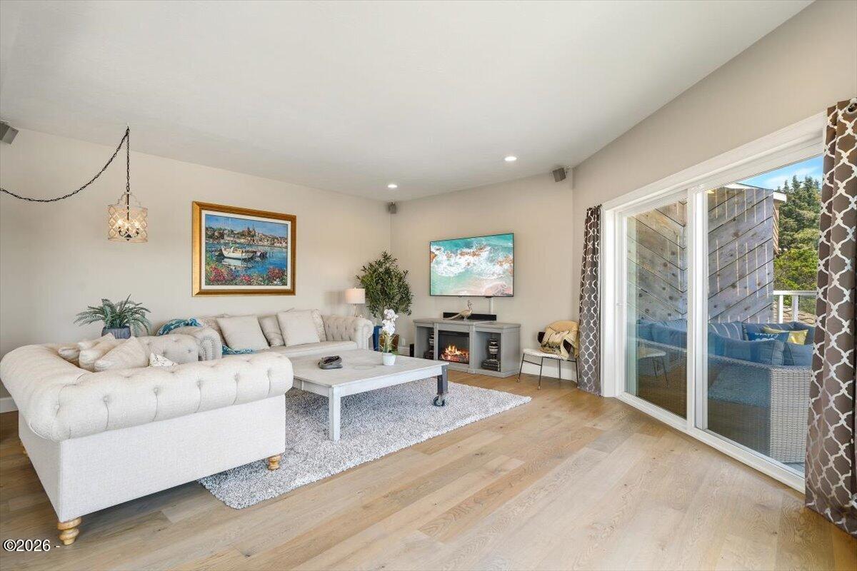 811 Southwest 12th Street Newport, OR 97365 - Photo 22 of 85