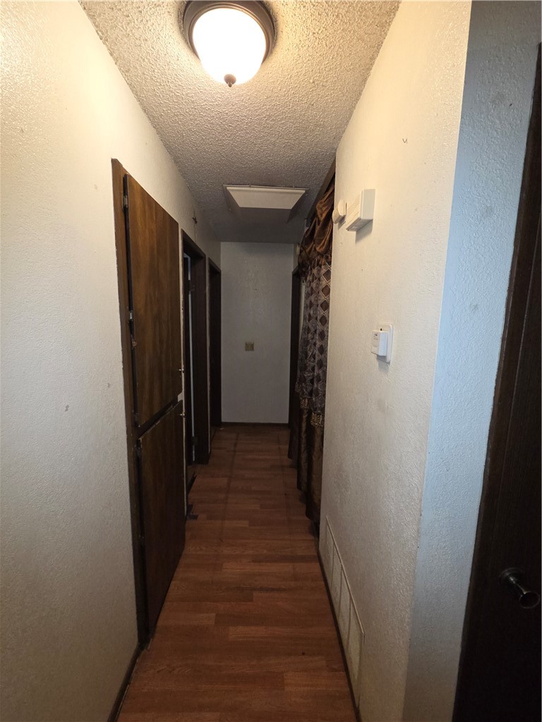 2097 North Street Corning, CA 96021 - Photo 15 of 35 HALL WAY