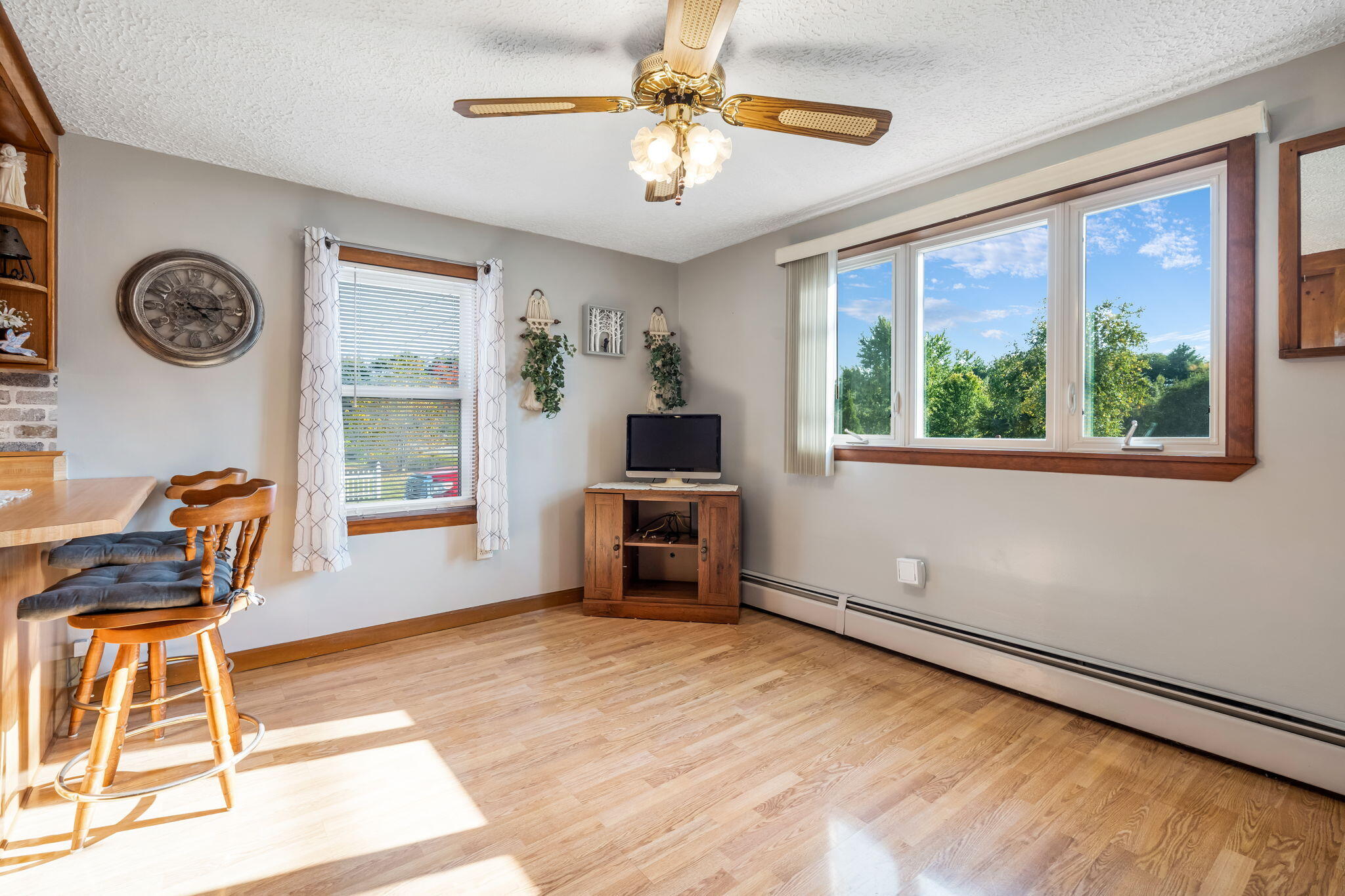 141 Buxton Road Saco, ME 04072 - Photo 15 of 49 Dining area