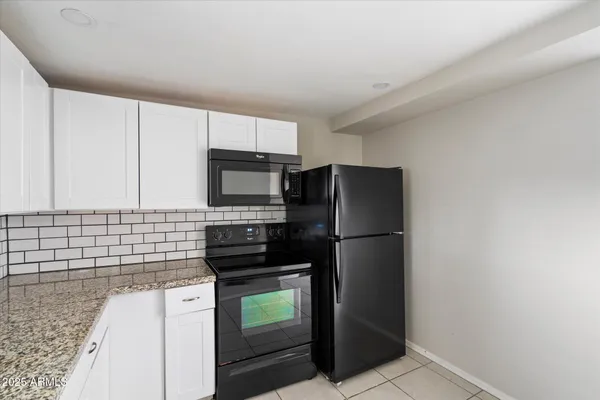 a view of utility room