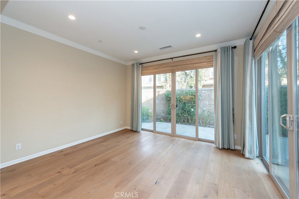132 Gulfstream Irvine, CA 92620 - Photo 5 of 23 Dining room