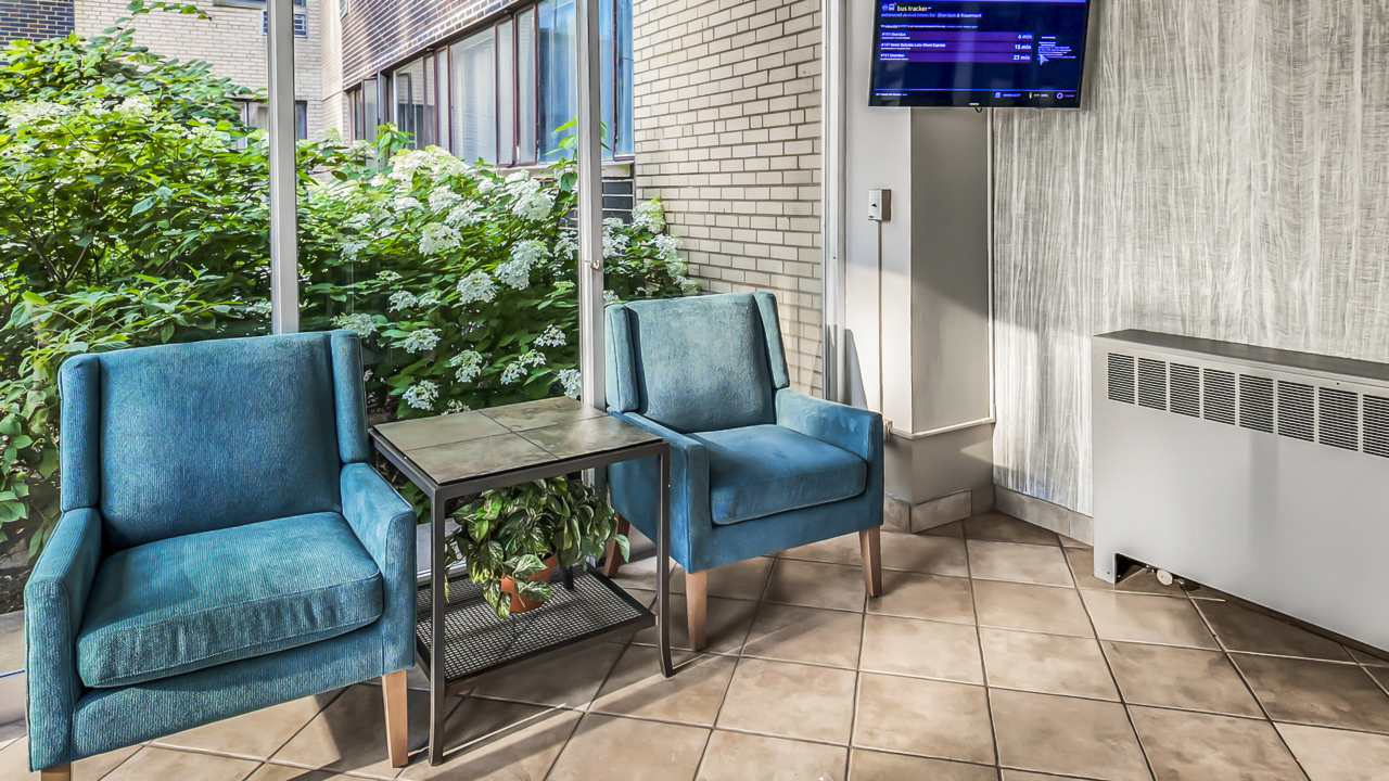 6300 North Sheridan Road, Unit 406 Chicago, IL 60660 - Photo 3 of 6 a view of a outdoor seating area