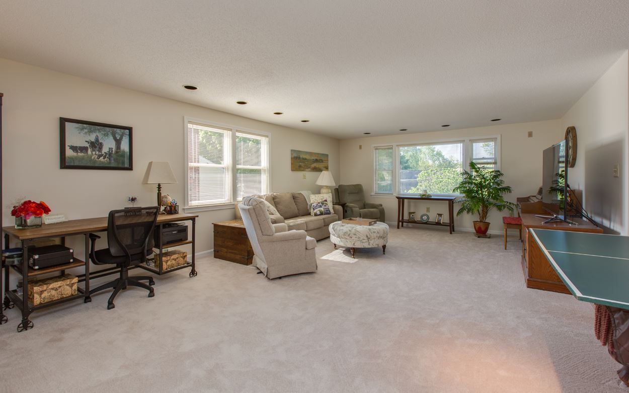 20 Dunloggin Road Nashua, NH 03063 - Photo 22 of 38 Gallery Image 22