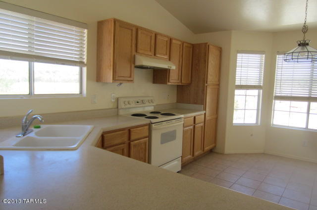 1601 Huron Street Rio Rico, AZ 85648 - Photo 11 of 24