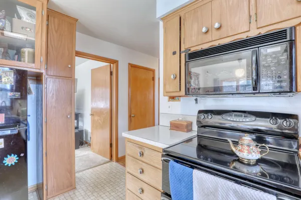 $419,500 | 3010 Cottonwood Court, Brookfield, WI 53005