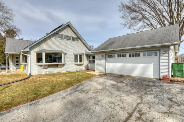 $419,500 | 3010 Cottonwood Court, Brookfield, WI 53005