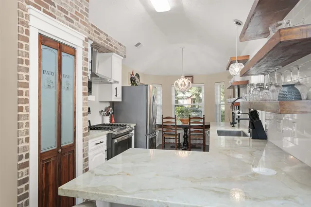 $310,000 | 11401 30th Avenue North, Texas City, TX 77591