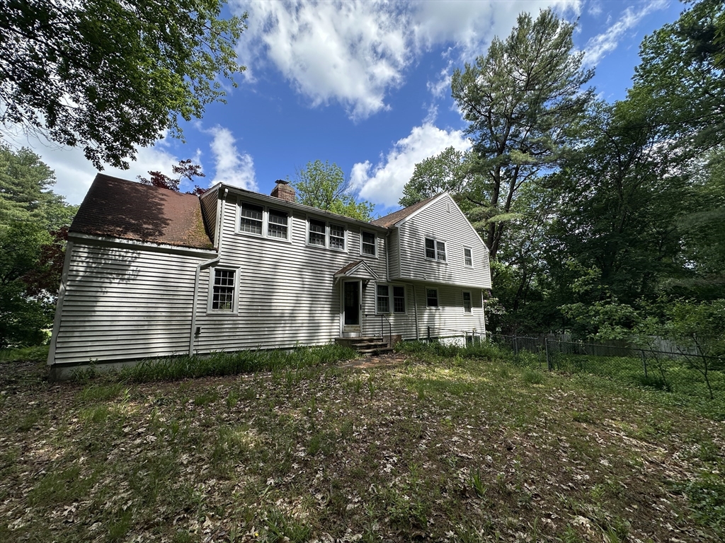 8 Pennock Road Chelmsford, MA 01824 - Photo 3 of 16