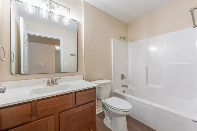 $282,400 | 586 Fuller Lane, Belvidere, IL 61008