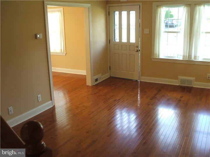 783 Braxton Road Ridley Park, PA 19078 - Photo 7 of 25 Living Room
