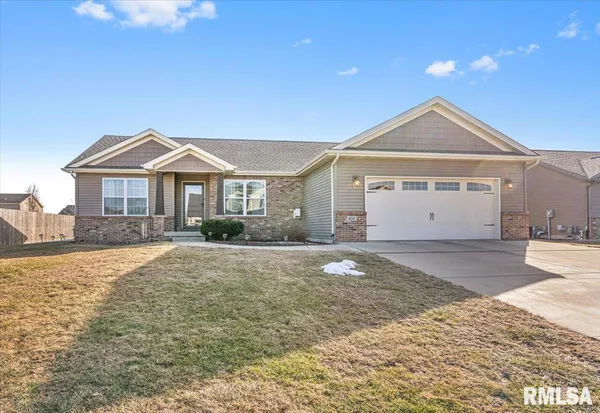 $352,000 | 624 Jetty Drive, Chatham, IL 62629