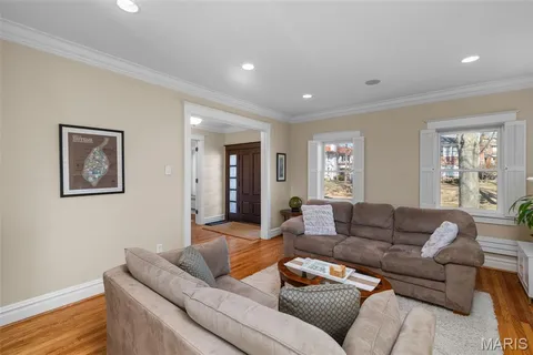 $675,000 | 7330 Kingsbury Boulevard, St. Louis, MO 63130