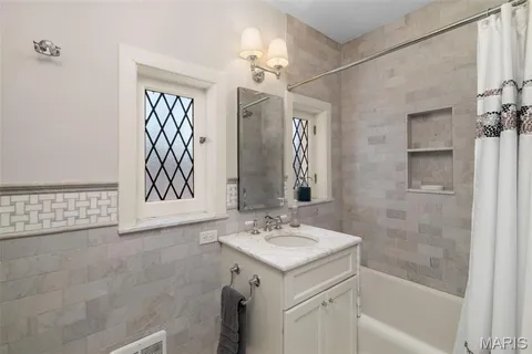 $675,000 | 7330 Kingsbury Boulevard, St. Louis, MO 63130